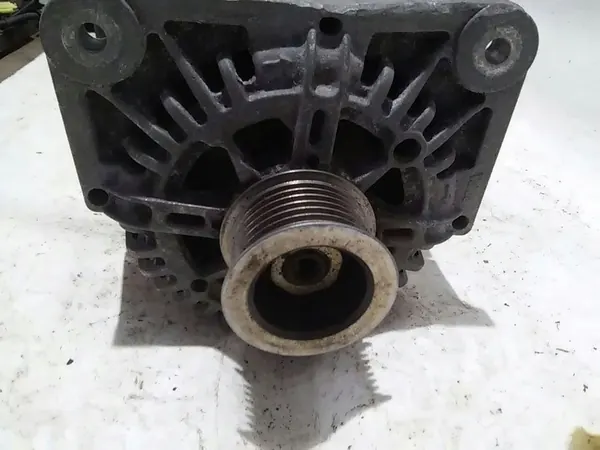 Vaihtovirtageneraattori Renault 1.9 DCI OE 8200410671B image 2