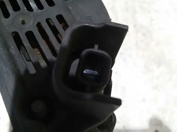 Vaihtovirtageneraattori Renault 1.9 DCI OE 8200410671B image 4