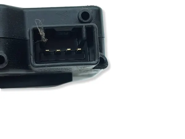 Actuateur trappe à carburant KIA Sportage 2022 OEM 2208180 image 4