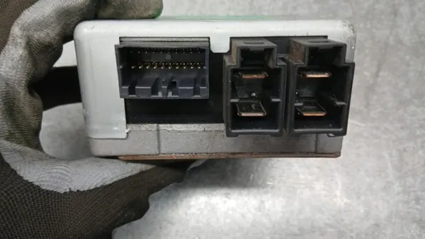 Module direction assistée Renault OEM 8200265136 Clio II image 6