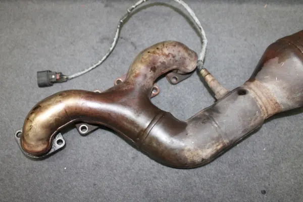 BMW vasen pakoputken keräin OEM 7505784 image 3