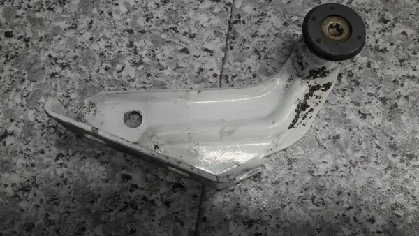 Rueda de puerta corredera derecha OEM 303515E Kangoo I image 4