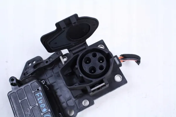 Tomada de carga Renault OE OEM 243911715R image 3