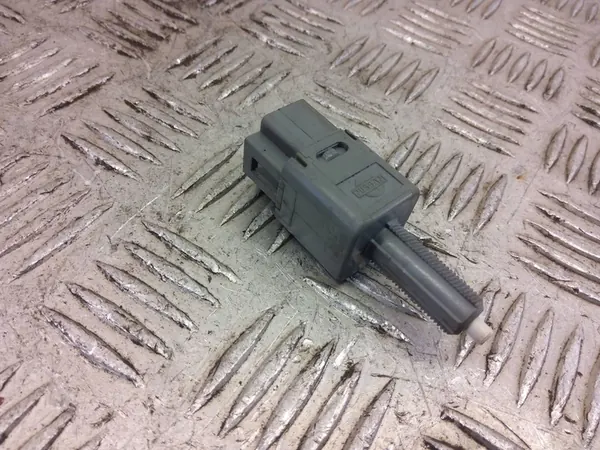 Nissan Leaf II (ZE1) 2023 Interrupteur/Senseur de Feux de Recul 2X29K2 image 4