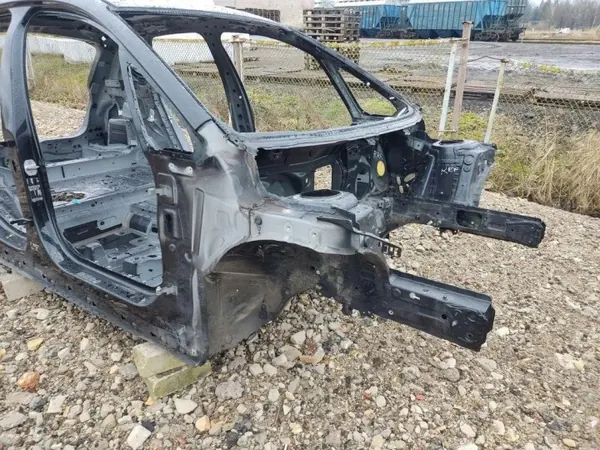 Cuarto delantero derecho OEM 2406070 BMW 2 Active Tourer image 10