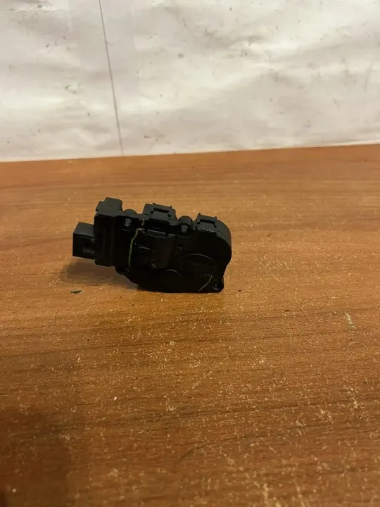 Klepmotor OEM D3187 voor Mercedes-Benz C W204 image 3