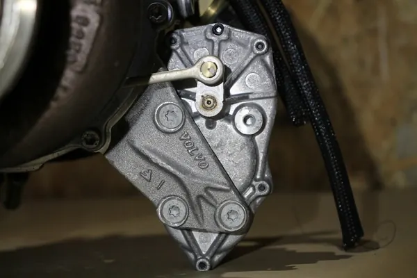 Turbocompresor VOLVO XC90 XC60 V90CC V60CC B4 B5 32240879 image 10