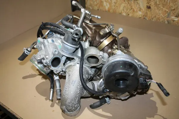 Turbocompresor VOLVO XC90 XC60 V90CC V60CC B4 B5 32240879 image 2