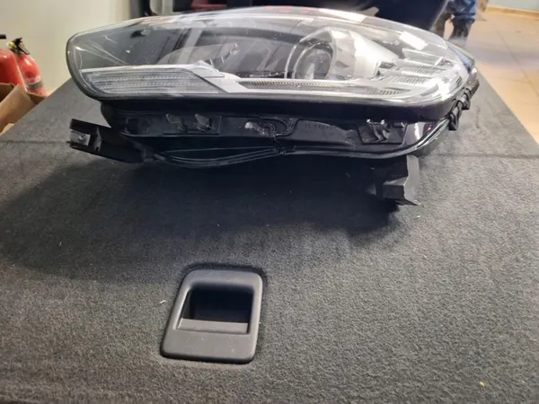 Vasen etuvalaisin Renault Scenic IV image 4