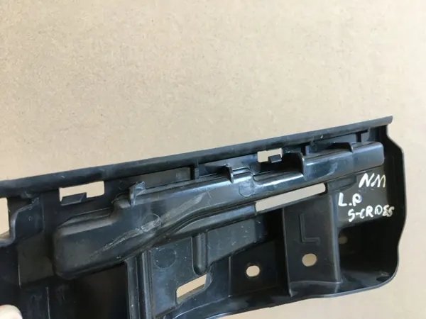 Ajovalon Kiinnike Vasen Etu OEM Suzuki S-Cross 21- image 4