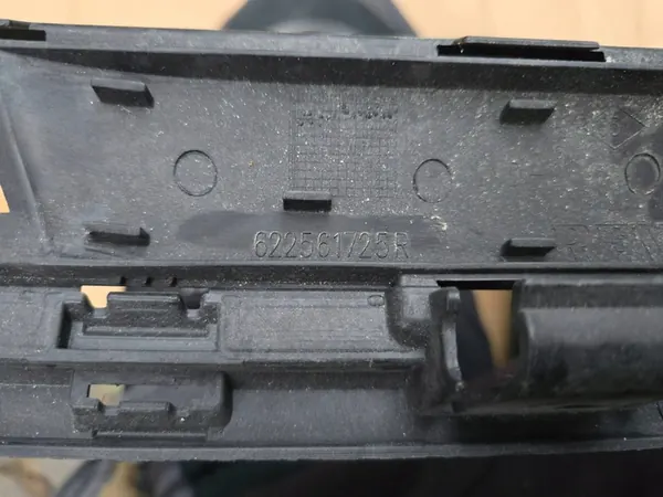 RENAULT TWINGO II LIFT 12-14 FRONT BUMPER GRILLE image 4