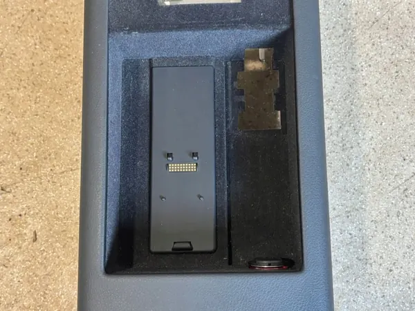 Audi A6 C7 middenconsole armsteun OEM 4G0863244B image 4
