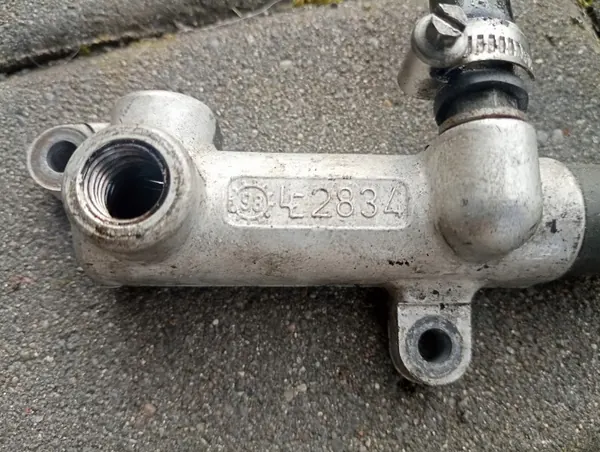 Distributeur d'huile 2834 pour BMW E39 M5 avec coude image 4