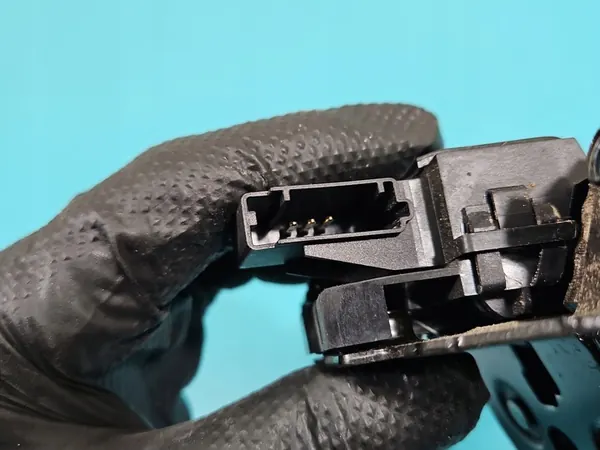 Baklucka Lås Opel Mokka A 3PIN OEM 13511954 image 6