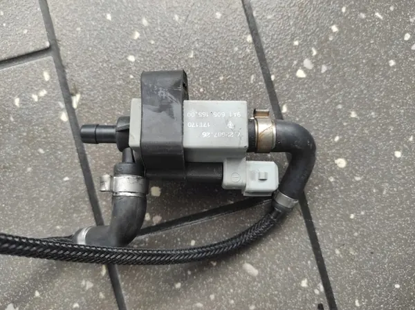 Porsche 911 991 Vakuumventil 9A160516500 image 2