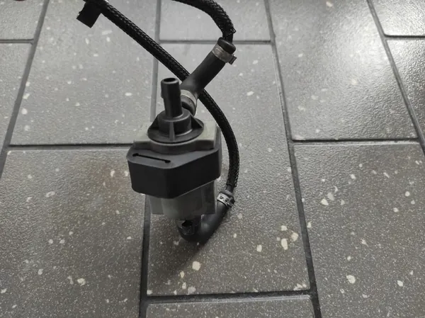 Porsche 911 991 Vakuumventil 9A160516500 image 3