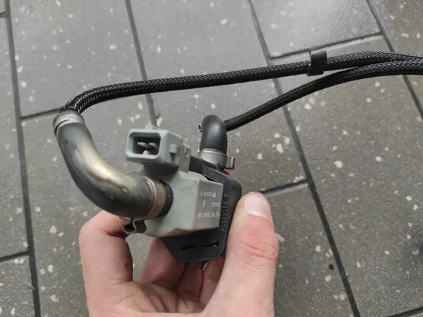 Porsche 911 991 Vakuumventil 9A160516500 image 4