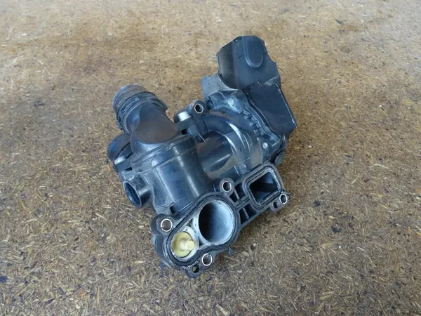 Vattenpump AUDI A3 8P GOLF VI 1.8 TFSI 06H121026N image 3