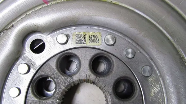 Kaksoismassavälikappale Mercedes-Benz A W176 image 6