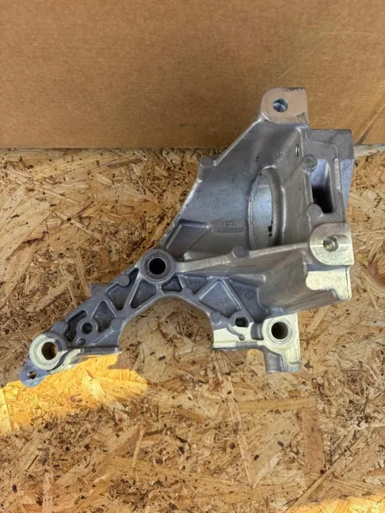 Soporte Motor Mercedes OEM A2822233000 para CLA W118 image 2