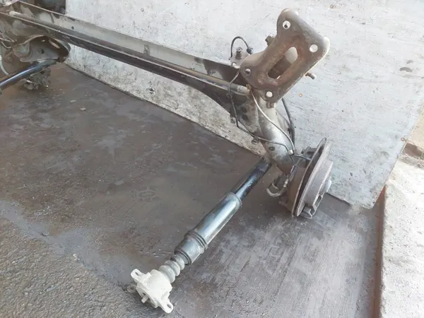 Hinterachsträger mit ABS-Scheiben OEM BELKA OŚ ZAWIESZENIA image 3