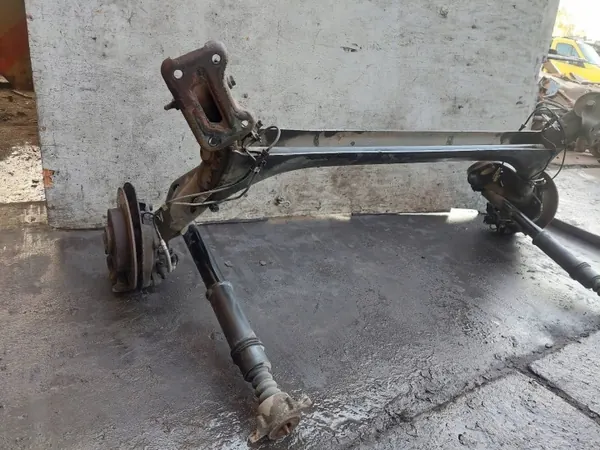 Hinterachsträger mit ABS-Scheiben OEM BELKA OŚ ZAWIESZENIA image 4