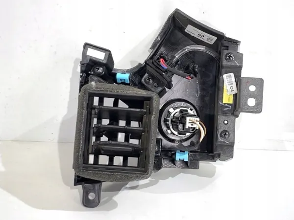 Främre luftventiler OEM 683100329R Renault Arkana image 6