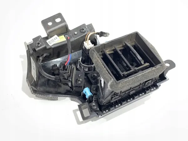 Främre luftventiler OEM 683100329R Renault Arkana image 7