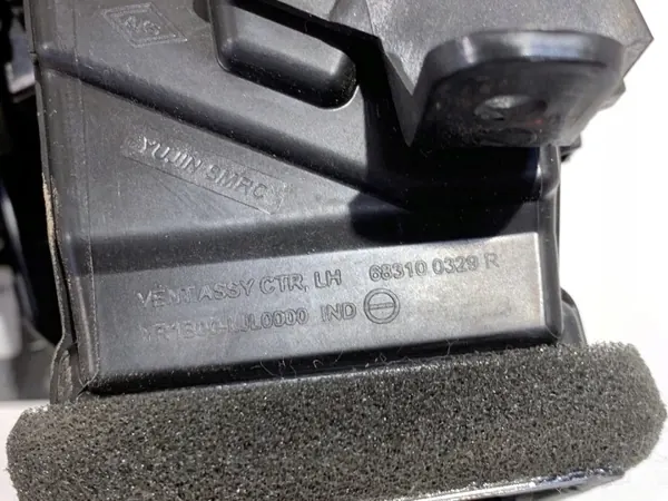 Främre luftventiler OEM 683100329R Renault Arkana image 9