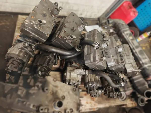 Compresseur d'air + Pompe hydraulique DAF XF image 9