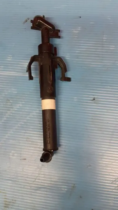 Volkswagen PASSAT B8 Washer Nozzle OEM 3g0955103 image 2
