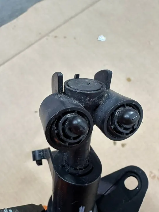 Ajovalopesuri oikea etu OEM A2308600247 Mercedes SL R230 image 8