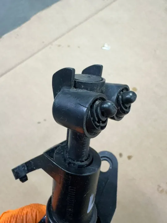Ajovalopesuri oikea etu OEM A2308600247 Mercedes SL R230 image 9