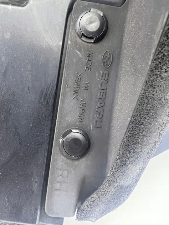 Grille d'admission Subaru OE 90821FG010 complète image 3