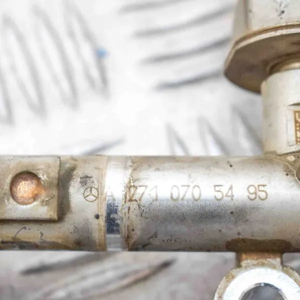 MERCEDES E W207 1.8CGI Brandstofrail + Sensor image 6