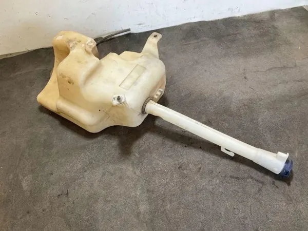 Réservoir lave-glace OEM D28321815 pour Nissan Juke 2013 image 3