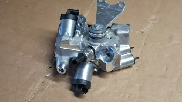 Kleppenblok verdeelmodule OEM 992411851C Porsche image 10