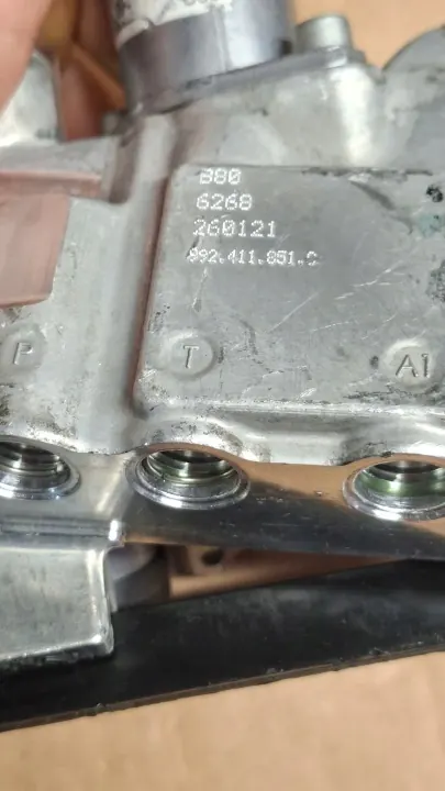 Kleppenblok verdeelmodule OEM 992411851C Porsche image 3