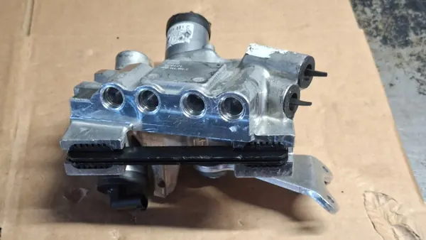Kleppenblok verdeelmodule OEM 992411851C Porsche image 4