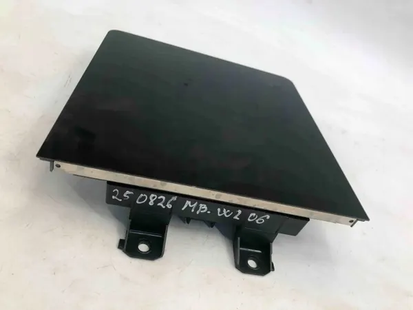 Begagnad Mercedes-Benz navigationsskärm OEM A2069007013 image 3