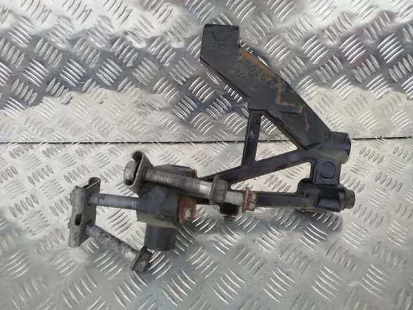 DAF Cabinebevestiging OEM 2320413 - Gebruikt image 2
