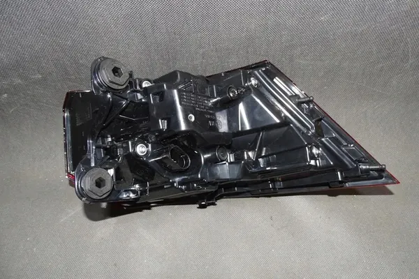 VW GOLF VIII LUZ TRASERA IZQUIERDA IQ LIGHT 5H0945207A image 6