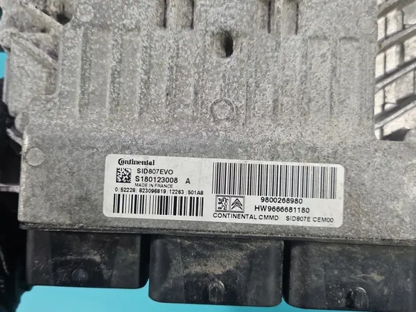 Unidade de controlo motor Citroen C4 II 1.6 HDI 9800268980 image 5