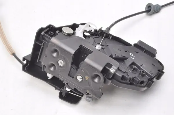 Aston Martin Vantage 4.7 Linke Vordertürschloss 30799309 image 6