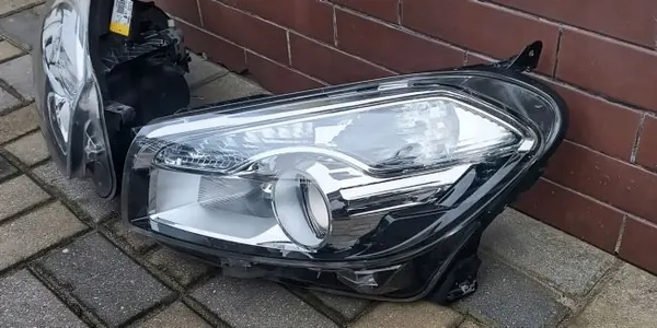 Nissan Qashqai I J10 Lift Etuvalo Vasemmalle Oikealle 26010BR02A 26060BR02A image 2