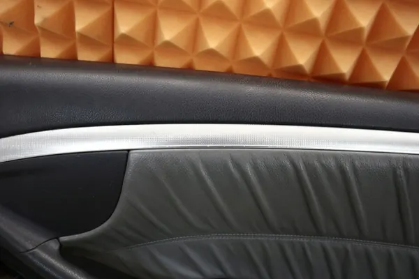 Mercedes CLK W209 oikea etulokasuoja OEM käytetty image 4