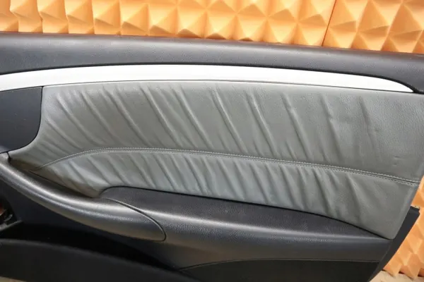 Mercedes CLK W209 oikea etulokasuoja OEM käytetty image 5