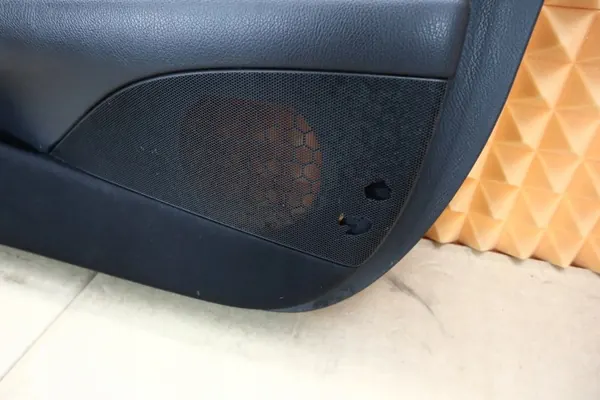 Mercedes CLK W209 oikea etulokasuoja OEM käytetty image 6