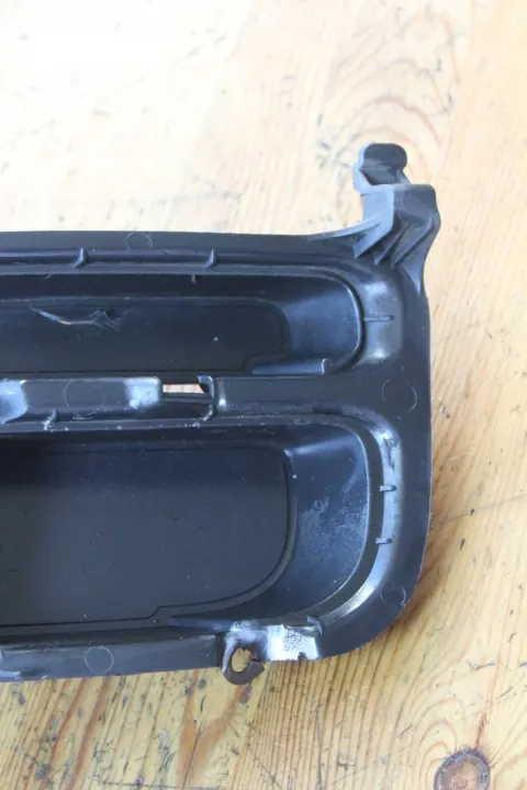 Cadre de grille halogène gauche OEM 52127-05020 Avensis image 4