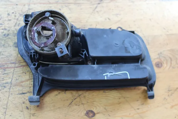 Cadre de grille halogène gauche OEM 52127-05020 Avensis image 7